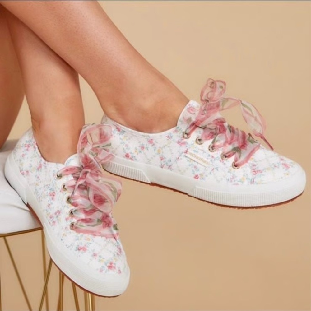 Superga x Loveshackfancy
Floral Sneakers - Picture 2 of 4